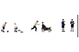 36-435 Post War Era Schoolboys playing   OO Scale